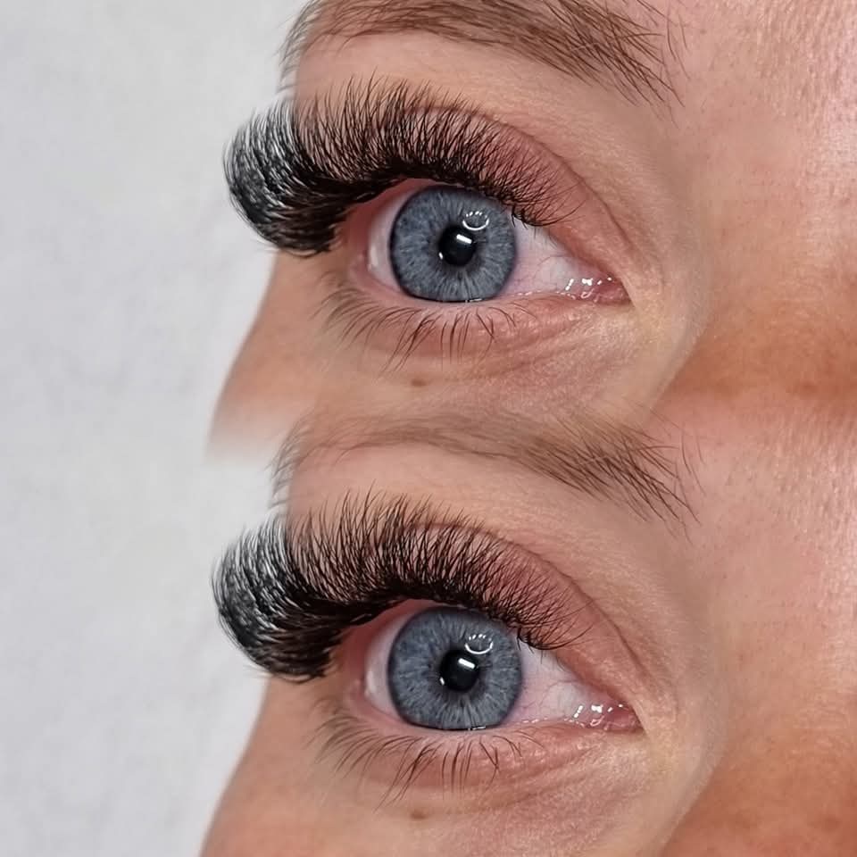 Russian Volume Lash Extensions